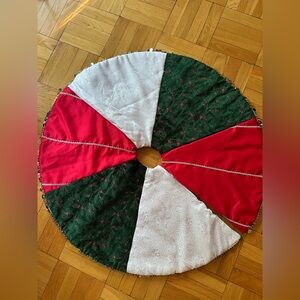 Handmade Vintage Christmas Reversible Red & Green Christmas Tree Skirt. 41”